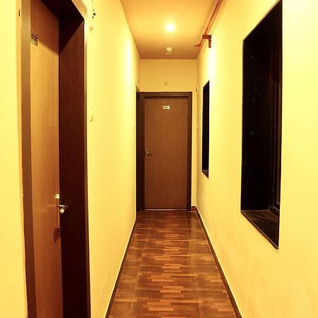 Hotel Trimoorti Kalkutta Kültér fotó