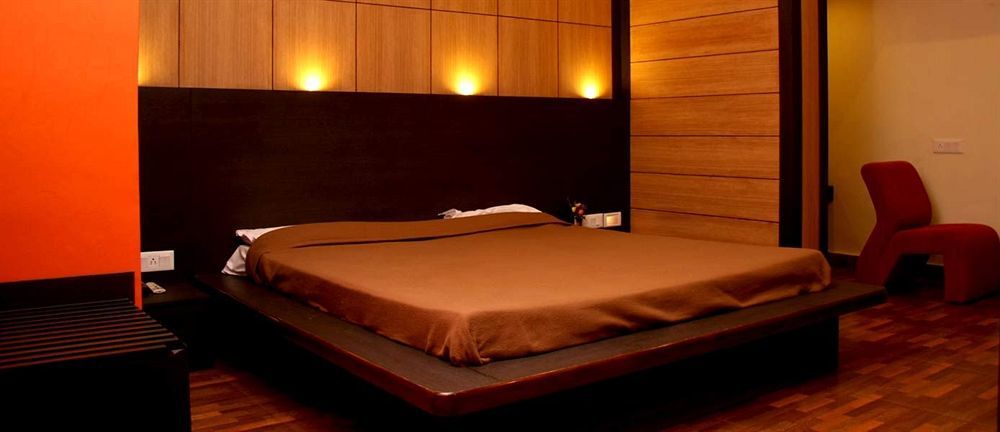 Hotel Trimoorti Kalkutta Kültér fotó
