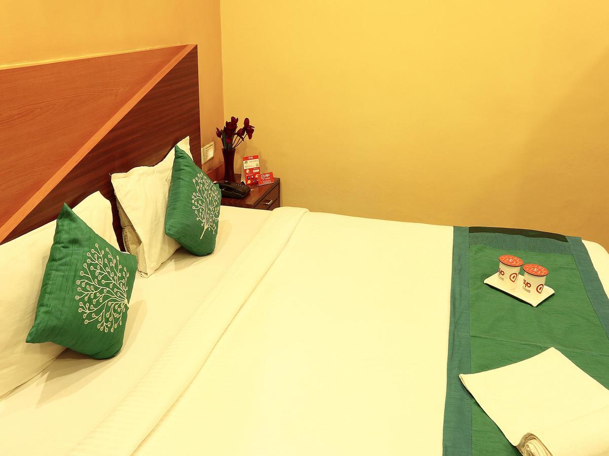 Hotel Trimoorti Kalkutta Kültér fotó